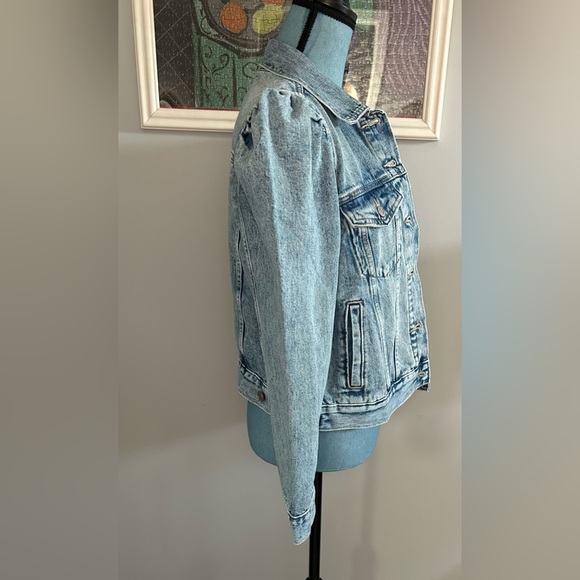 GAP Jean Jacket Size Medium Puff Sleeve Icon Denim Jacket NWT 100% Cotton - Picture 8 of 10